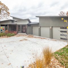 Modern Lake House Exterior